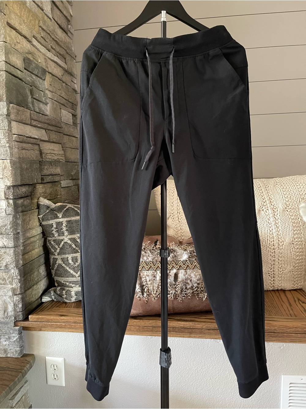 Lululemon Men’s Jogger Pants – Size Medium – Black